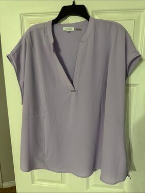 Calvin Klein Soft Lavender V-Neck Short Sleeve Blouse